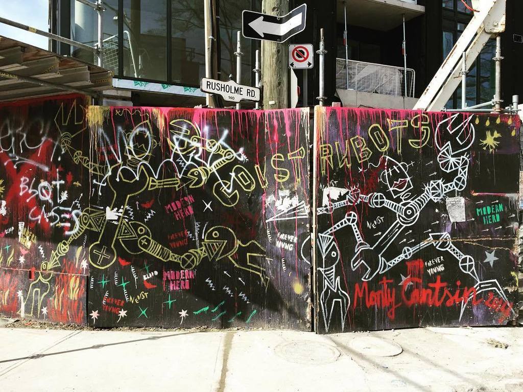 StArtEverywhere's tweet photo. Construbots it's by #montycantsin 😍 #toronto #torontograffiti #torontoisawesome #graffiti #graffitiart #graffitipor… https://t.co/mgDvJ3zKmu