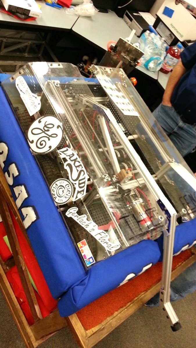 HCRC2544's tweet photo. Our bot may have taken a beating from other bots and the defenses, but it's still in one piece and a good bot! https://t.co/XNEjqSvER9