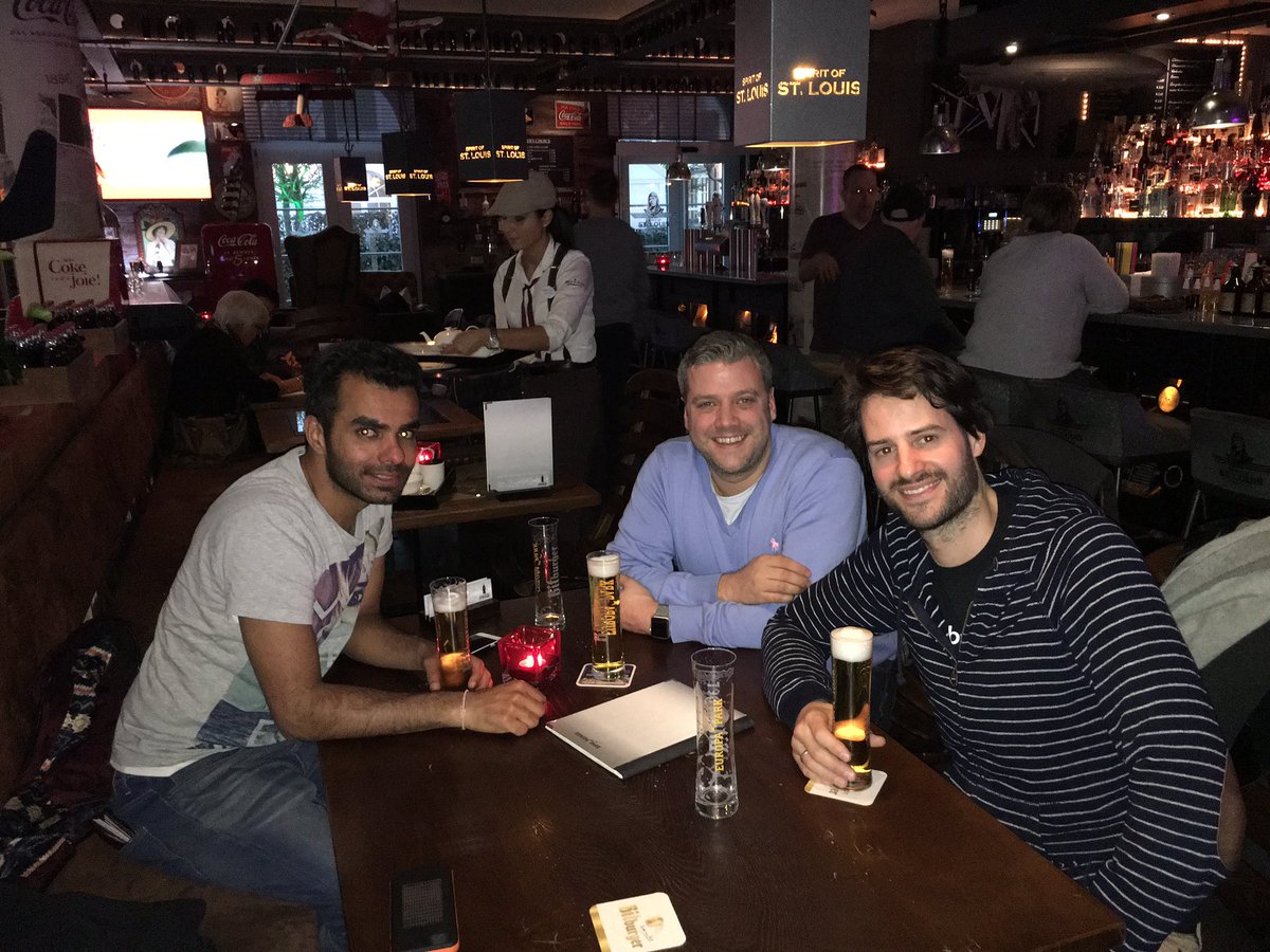 Meersy's tweet photo. Cheers! #whdsocial #fdmnetwork https://t.co/hQbikG4LV5
