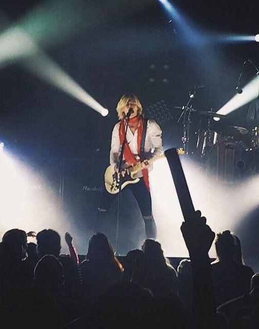RossInfoBR's tweet photo. Ross durante o show de ontem em Des Moines! #1 https://t.co/bdLyaswIcv