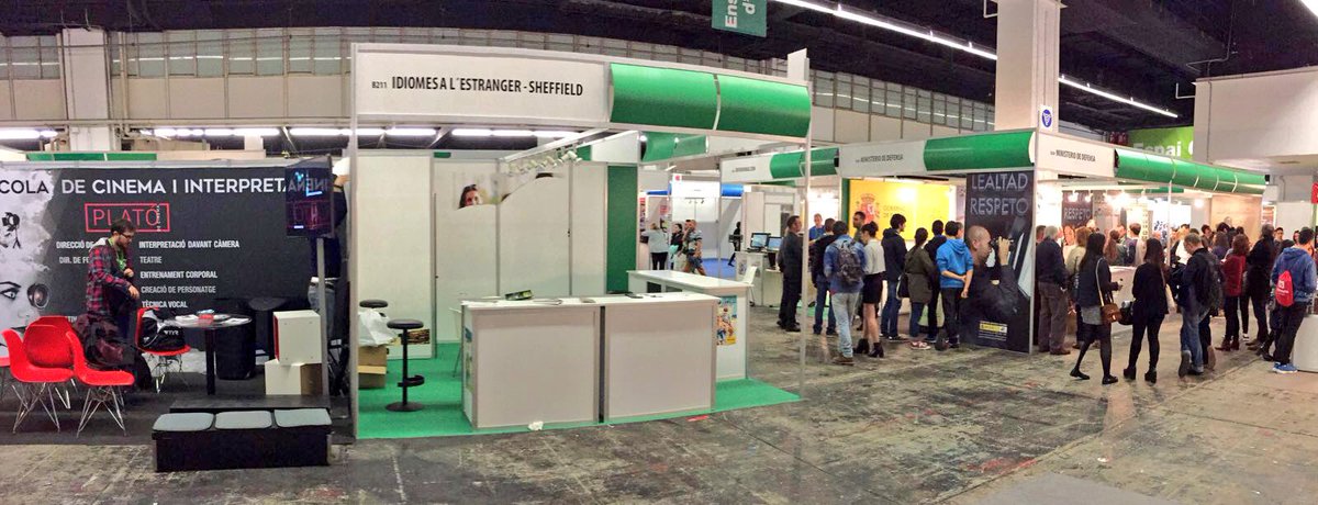 ifusterfabra's tweet photo. Señora #Colau la gente LLENA el stand del @EjercitoTierra 30 mins. después del cierre #SaloDelEnsenyament #FailColau https://t.co/EFfwNnsIkM