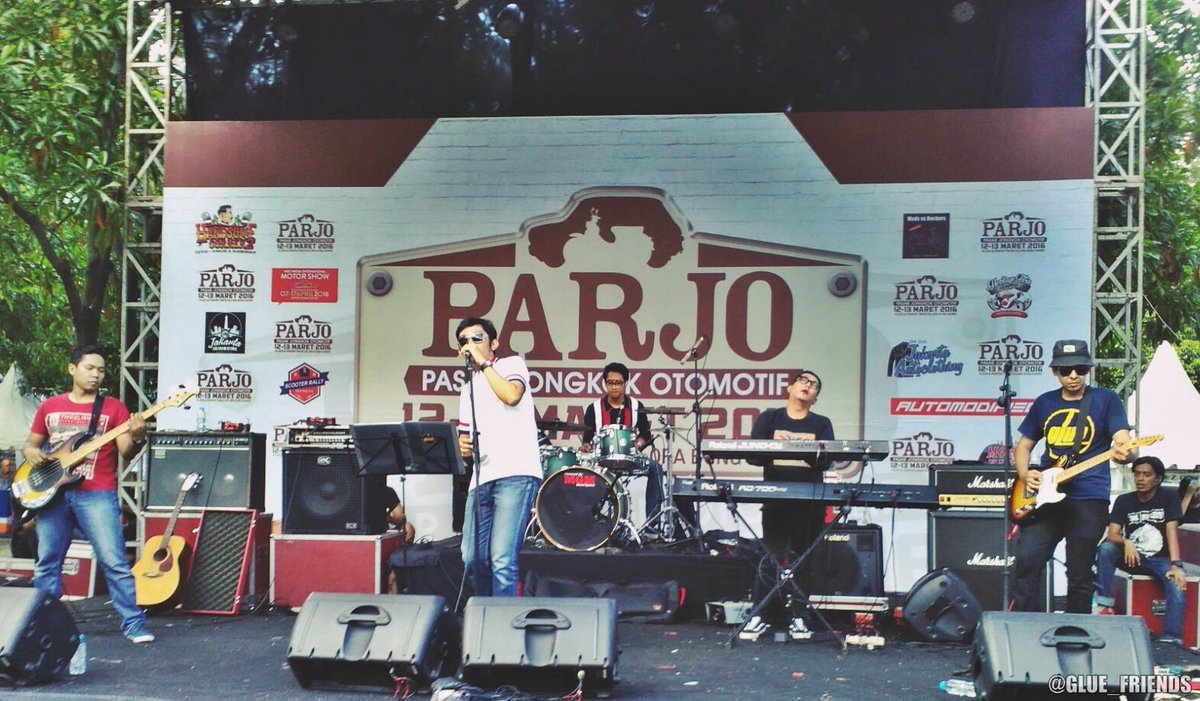 gl_ueband's tweet photo. Our Performance at- @parjo_id sore tadi!! Thanks buat Panitia & buat teman2 yg sudah hadir. See you in next gigs! https://t.co/DSOpm7IaUS