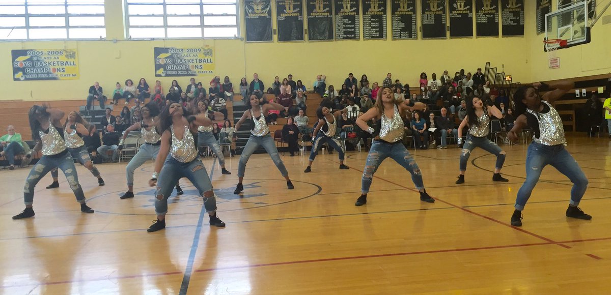 LIkickline's tweet photo. LI Lutheran with some serious #hiphop flavor in their choreography #LIKAchamps https://t.co/6KFzdniTlw