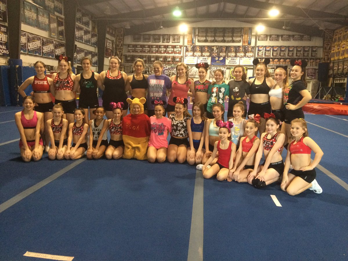 madi_marie14's tweet photo. Celebrating a Summit bid! Proud of you @fca_rubies ❤️💎 https://t.co/gAaDQnm2d0