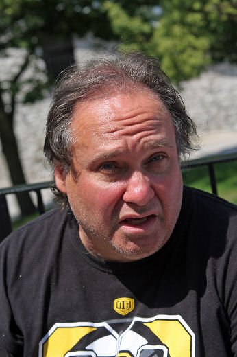 TheTorontoSun's tweet photo. Barrie man with long criminal record smeared feces all over jail cell. Via @MclaughlinZorro. https://t.co/RD4MeJ9oHk https://t.co/iHNK8wkBLT