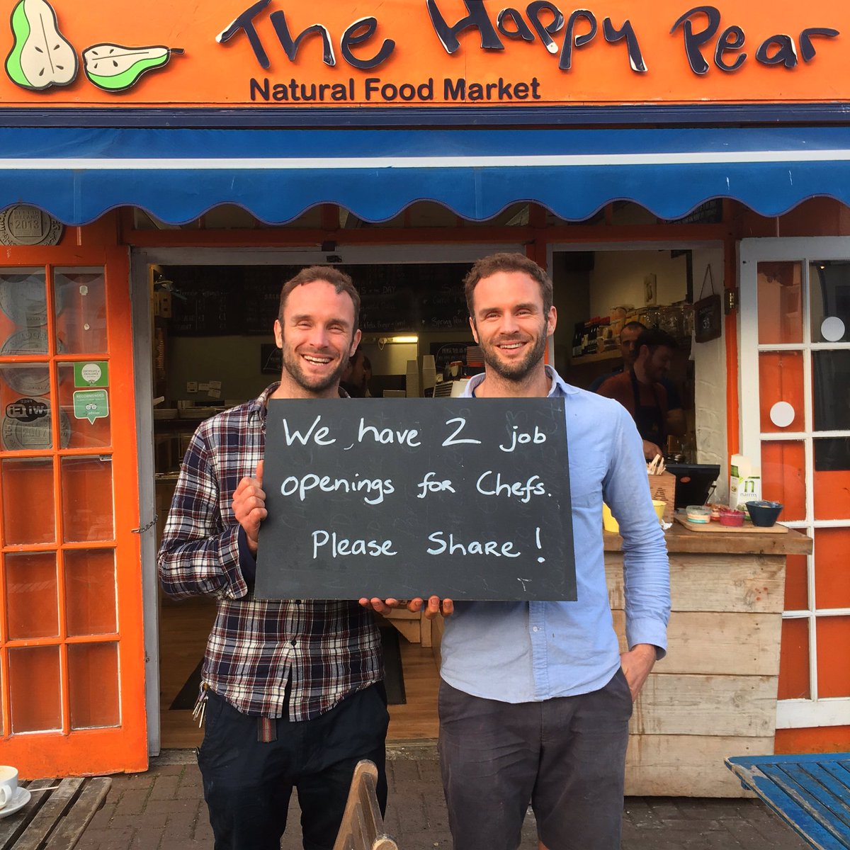 thehappypear's tweet photo. We are looking for 2 chefs to come join our team please RT #jobfairy
Thanks 
https://t.co/gOnQ7xKJ1P https://t.co/9AD77HAzz1