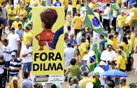 CarlaChamorros's tweet photo. ALL of #Brazil want their Prez @dilmabr + @LulapeloBrasil in jail:
https://t.co/ymHNy5hBx4
#DeathToTheLeft https://t.co/L5Hbql2E7A