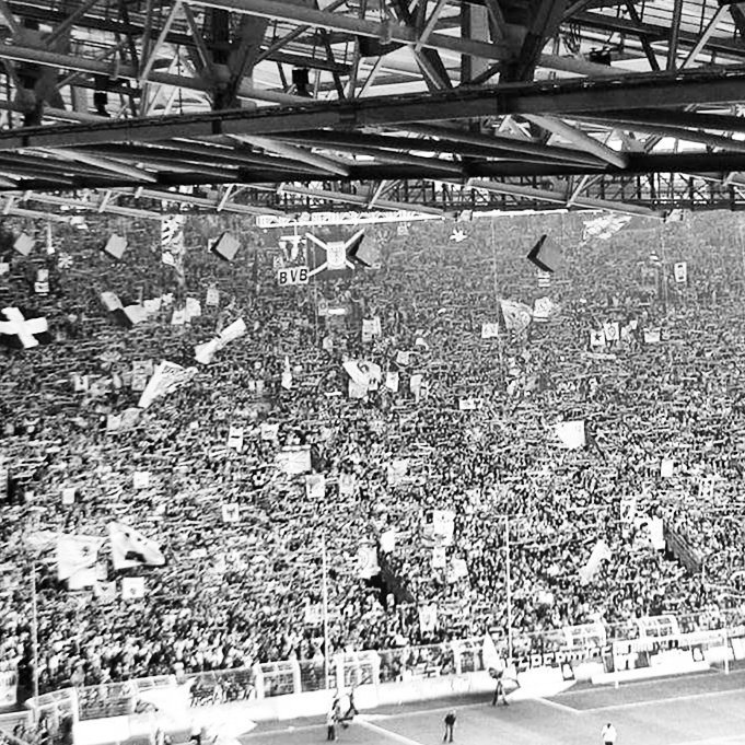fankulturcom's tweet photo. Traurige Nachricht aus Dortmund. Großes Mitgefühl an Angehörigen und Freunde des Verunglückten #YNWA https://t.co/TfQEyPVI1B