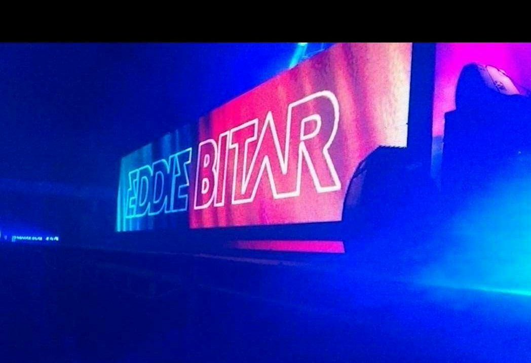 jcano666's tweet photo. Such a great set you played last night at #BATXIV thanks @EddieBitar. Going to work with a big smile.👽💜💪 https://t.co/BCoUzvpQ49