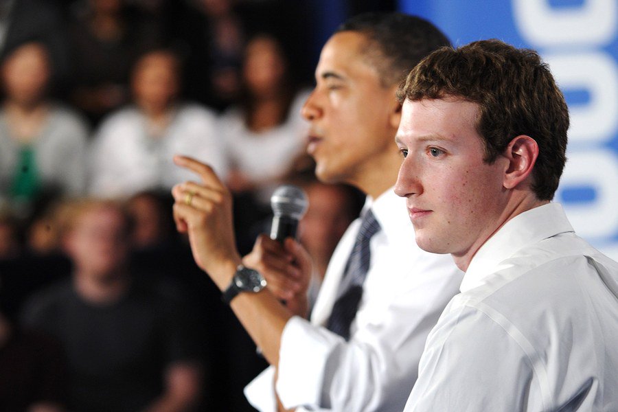 VanityFair's tweet image. Mark Zuckerberg backs President Obama on controversial immigration actions vntyfr.com/uwtLFRd