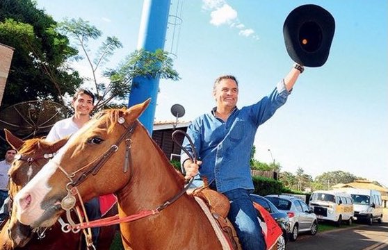 pqpetter's tweet photo. Percebe Ivair a desconfiança do cavalo https://t.co/02EAdR4Nfc