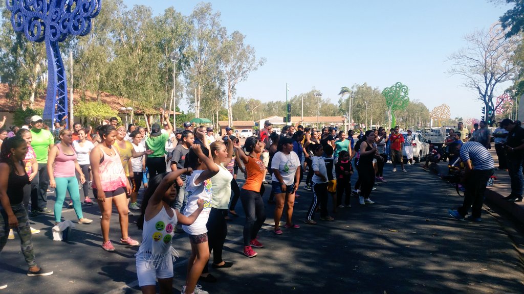 JS19JdistritoV's tweet photo. #AmoralDeporte Reactivamos en las mañanas deportivas #SemanaSantaenFamilia 
#SemanaSantaAlegría https://t.co/NTHDNzwa9A