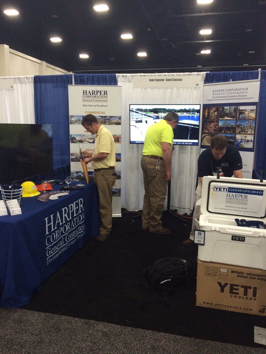 reeree84's tweet photo. Setting up the @HarperCorpGC #ESD booth @ #SCEC2016 #YetiGiveAway https://t.co/TuqNiG5Cfk