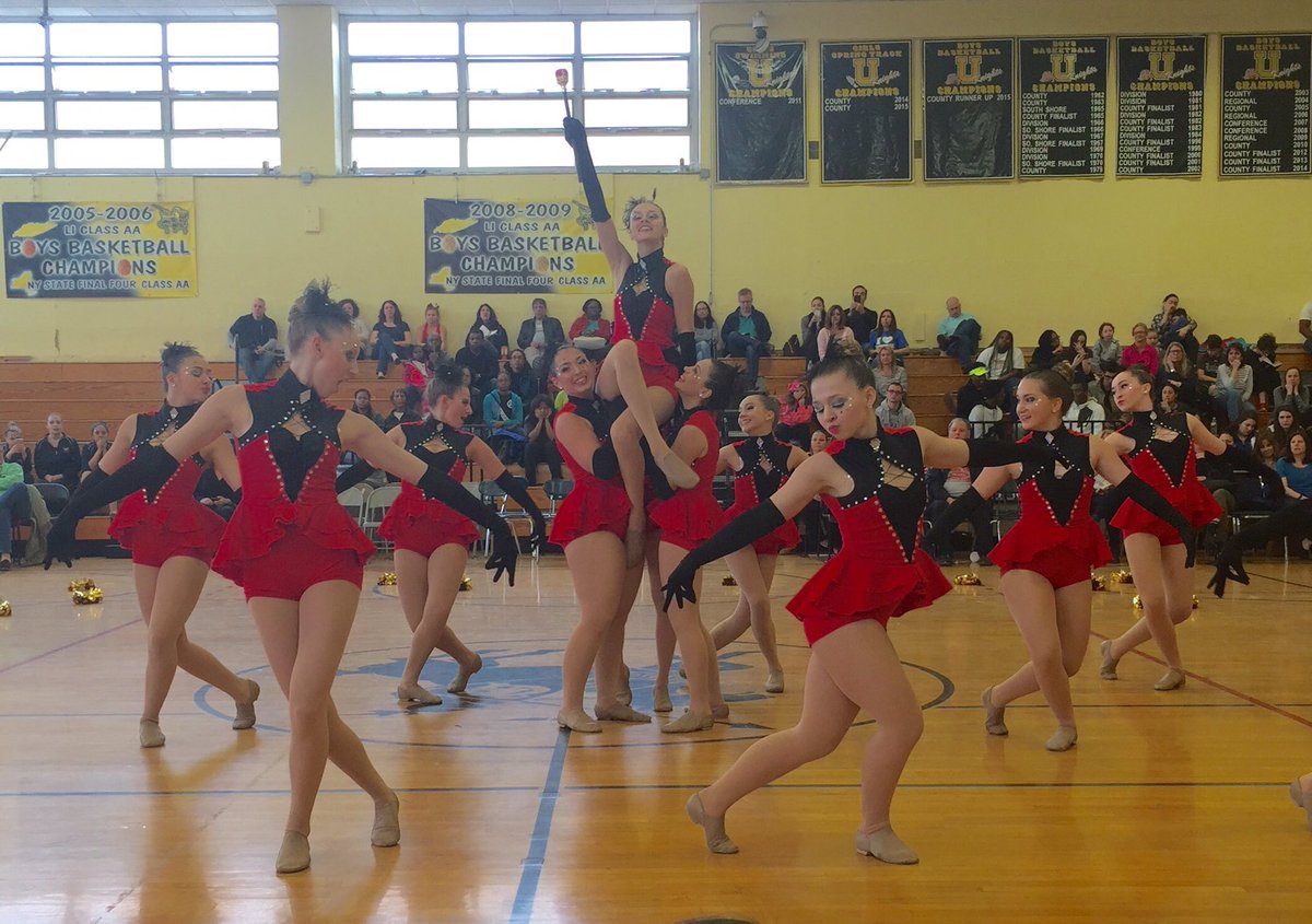 LIkickline's tweet photo. Bethpage won 7th place in the NATION with this royally cool squad routine #LIKAchamps https://t.co/I44smrD9ca