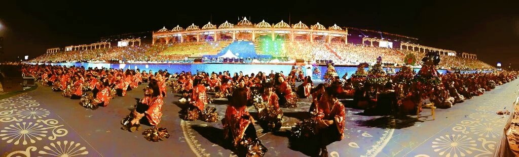 SriSriNow's tweet photo. Some of the beautiful clicks of day 3 of @WCF2016 with Gurudev @SriSri https://t.co/zBBHF7PB41