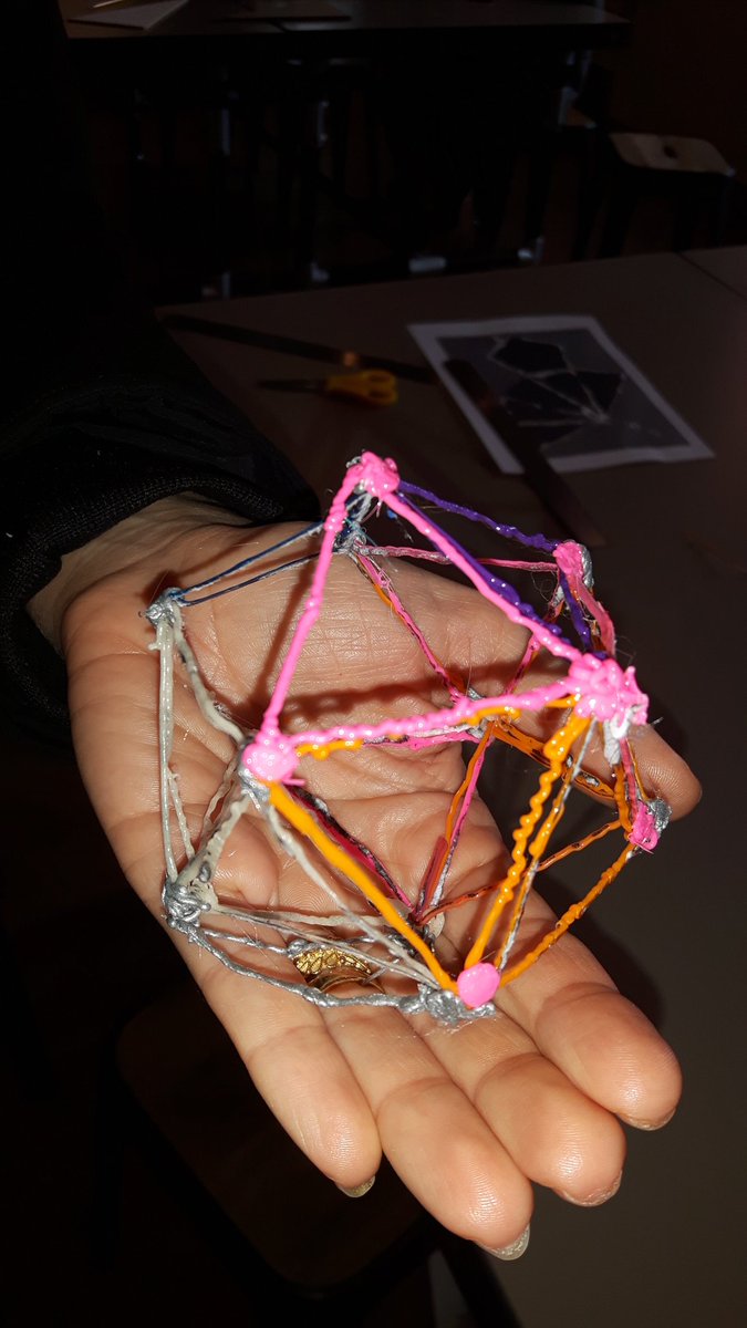 LindaGiamp's tweet photo. Oggi circa 70 persone sono uscite soddisfatte dal @Museoscienza con #FascinatingWorldofGeometricForms https://t.co/NmMjLp3t1e