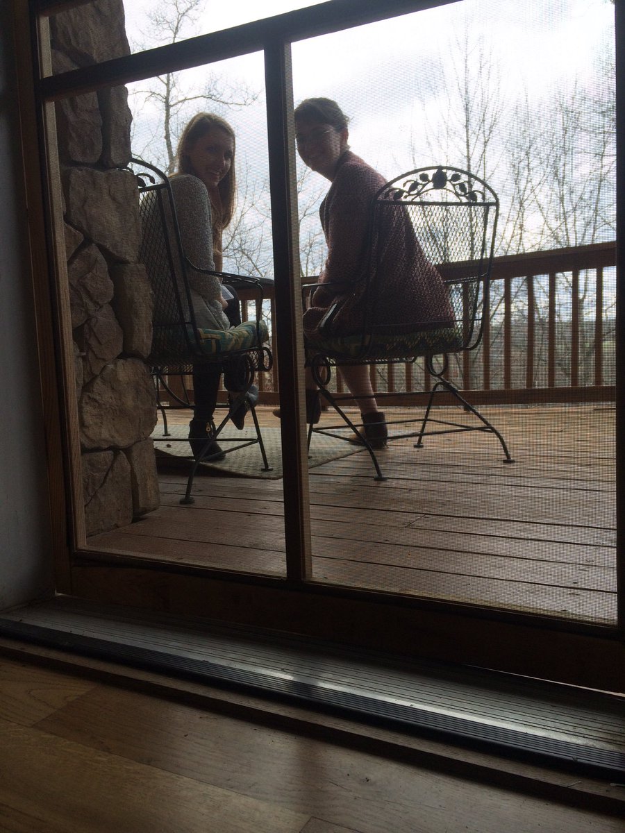 deanamom3's tweet photo. #Meganjuliatime https://t.co/V05WeW1w4e