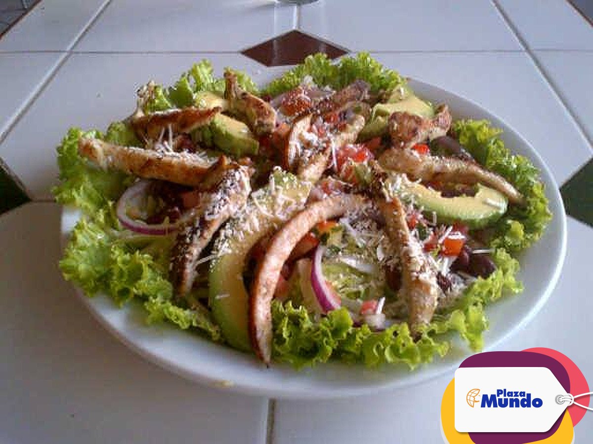plazamundo's tweet photo. ¿Quiénes quieren una ensalada de Tacoctel hoy? https://t.co/h7ohaT7AzU