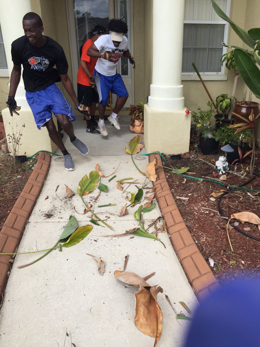 TBKbasketball's tweet photo. When you're gardening and somebody yell snake!!! https://t.co/ZDekek9UBm