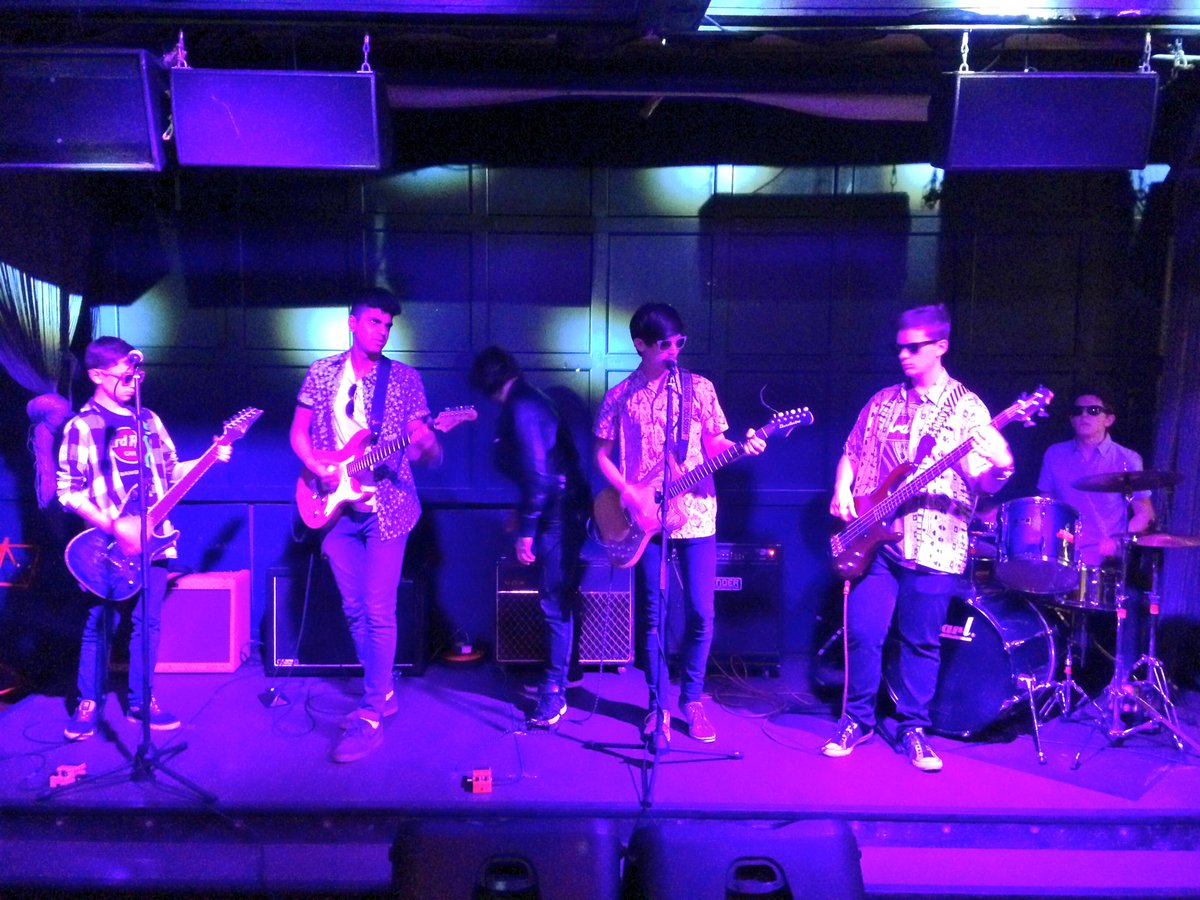 Soundcheck for tonight's gig!!!