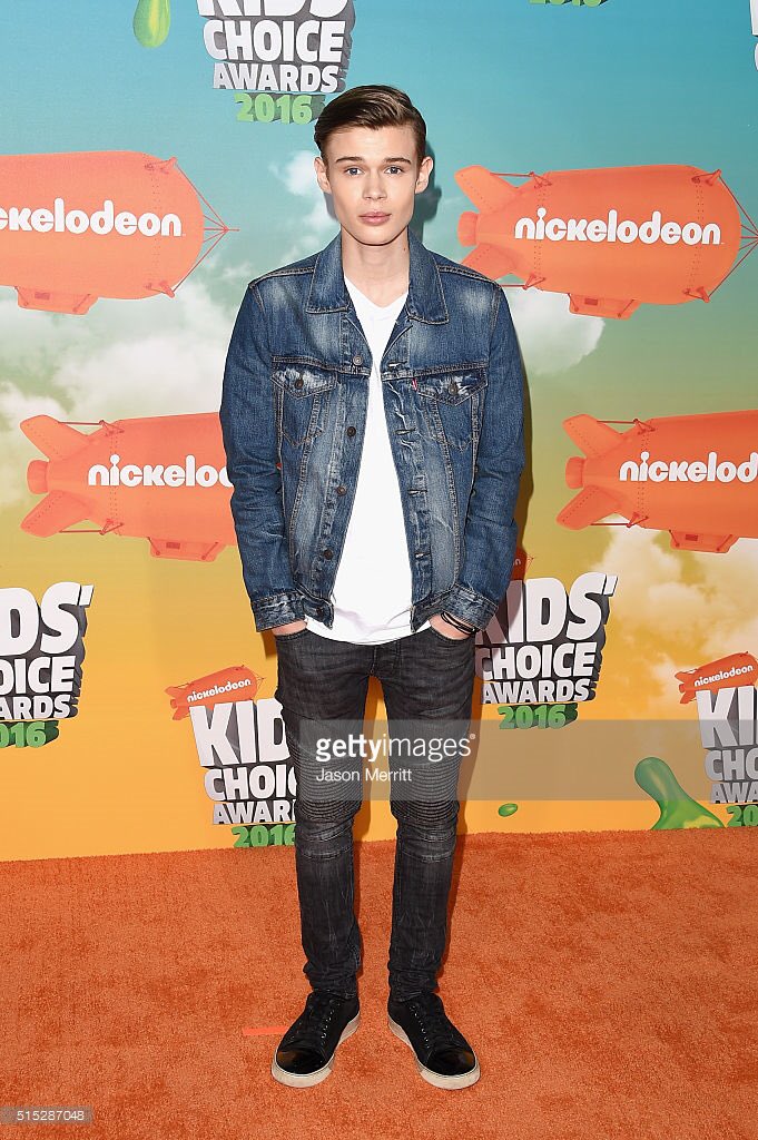 benlasniercrew's tweet photo. (HQ) @BenjaminLasnier at the Orange Carpet at the KCA's today (March 12). #benzilersunite #benjaminlasnier https://t.co/vSrLd2Llus
