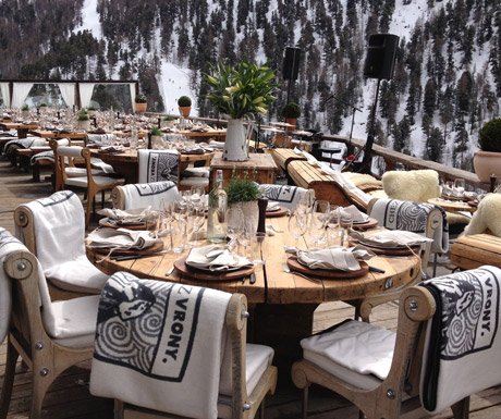 luxurytravel's tweet photo. Top 6 mountain restaurants in the Alps - A Luxury Travel Blog https://t.co/AMiBm3hnqa https://t.co/f7seYuUx1R