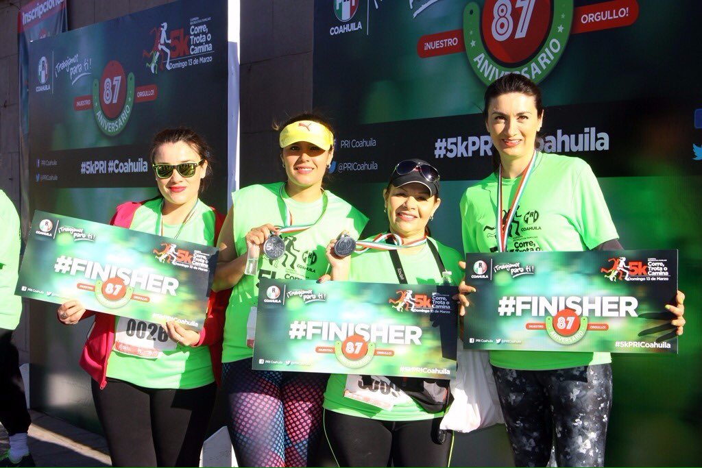 DeliaSiller's tweet photo. Un gusto compartir una gran celebración #87AniversarioPRI con @AmezcuaGrace @yezzifu @Vanetonone en la #5KPRI https://t.co/9lP4rFB4fA
