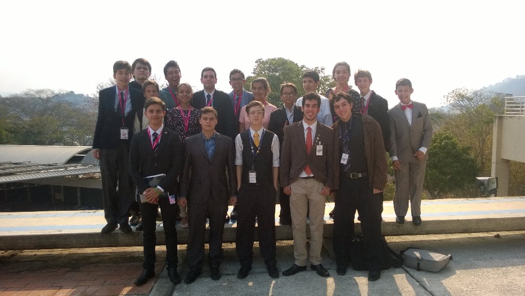 ISMUN_IE's tweet photo. Arriba los delegados comprometidos del ISMUN #Compromiso #ISMUNEnElCEAMUN @CEAMUN #Orgullo https://t.co/JP9u0Rufq0