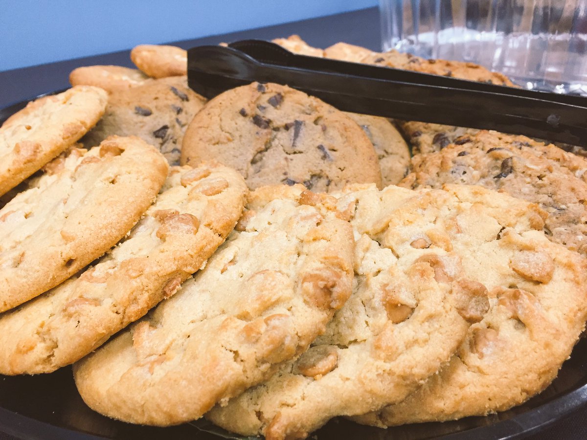 sagaftranm's tweet photo. Interested in learning more about @SAGindie &amp; @sagaftra? Come by booth 213 to chat &amp; enjoy a yummy cookie! #SXSW2016 https://t.co/339MRlwk9l