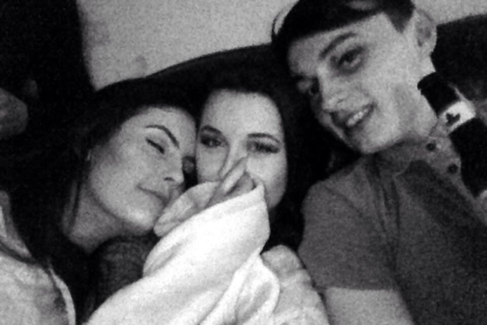 MsAoife98's tweet photo. Jumping back on the twitter bandwagon😎
Cute picture from lastnight with my favs❤️ 
#Bens18th  #youcantsitwithus https://t.co/Qghd4gLLln