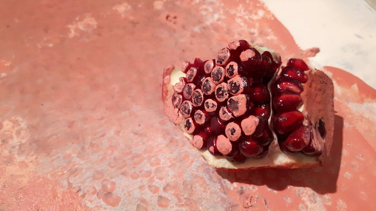 LMTextiles's tweet image. Pomegranate printing #fruit #textiles  #hallmarkproject