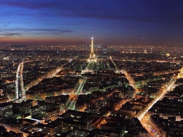 kentkristensen1's tweet image. PARIS
SPRING
IS IN THE AIR
PARIS YOU ARE LOVE
PARIS WE NEED YOU 
BRING IT ON THE CAFES 
THE FLIRTS #KENTKRISTENSEN