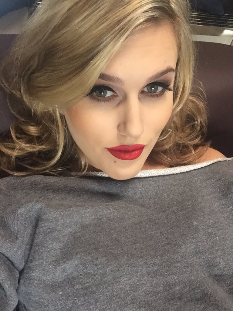 TW Pornstars Sasha Heart. Twitter. Beauty in red. 8 23 PM 13 Mar 2016