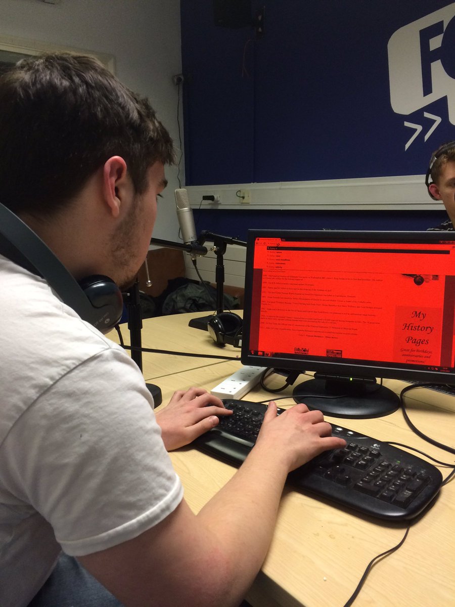 BreakfastSoulFR's tweet image. How can Dave work in these conditions #redscreen