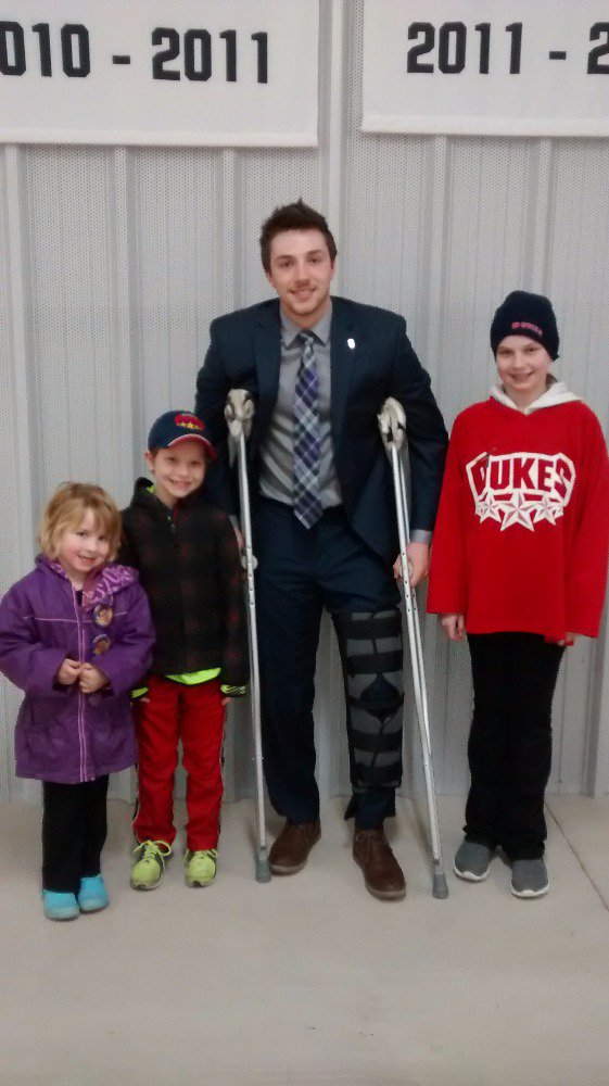 taylormack236's tweet photo. @Jake_Falcao thanks for taking the time for the girls!! https://t.co/l1PQvd96Qk