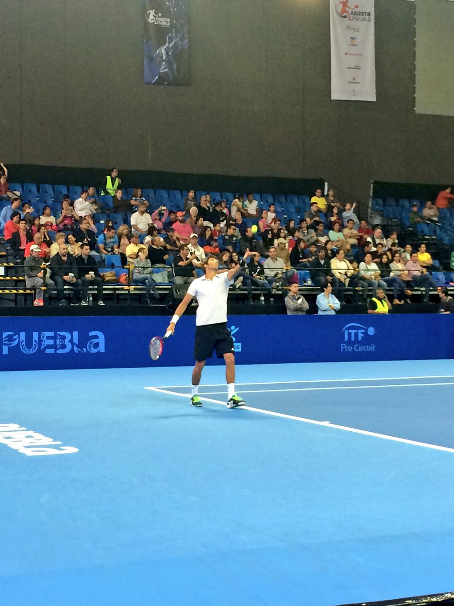 AbiertodePuebla's tweet photo. Inicia partido de la #GranFinal del #AbiertoDePuebla entre el colombiano @EduardoStruvay y Pedja Krstin (SRB) https://t.co/M2Nq28cmcx