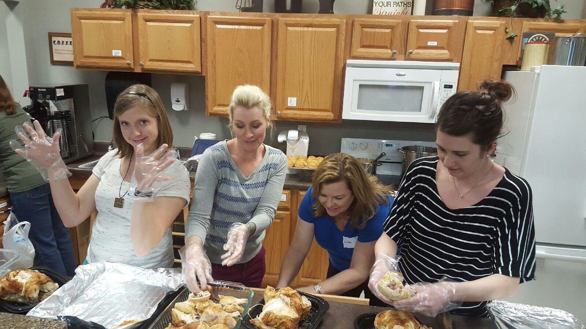 Devonshire_Elem's tweet photo. Our staff also helps in the community. https://t.co/evPrvl9haO