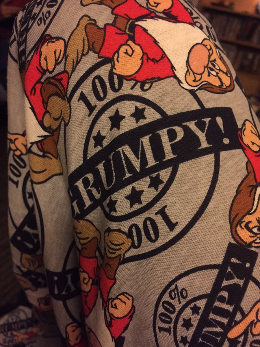 darren_morris's tweet photo. My attire for this evening's show is a tshirt and 100% grumpy lounge pant combo. #truemod ktf! @bigjackofdarlo https://t.co/HdQD7eySH5