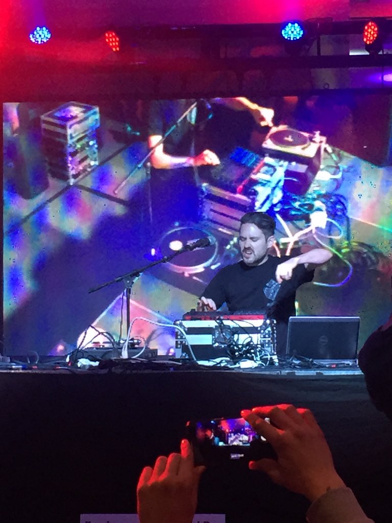 Paris__G's tweet photo. @freshkils MASHIN' It! #CDJShow2016 https://t.co/JNCZfcjPuw