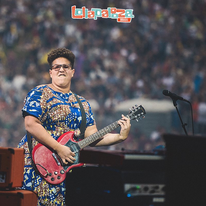 LollapaloozaBr's tweet photo. Vamos lá, antes que comecem a pedir fotos do @Alabama_Shakes #LollaBR2016 #LOLLAEHAGORA https://t.co/tXgySSBXdp