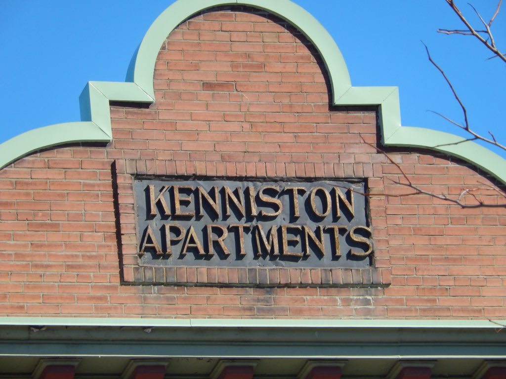timhuntottawa's tweet photo. #BuildingNames #Ottawa
Above the Lieutenants Pump on Elgin https://t.co/YylUs3ymLZ