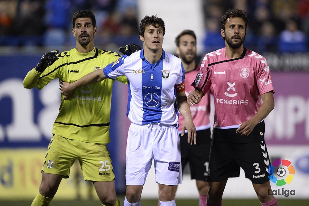 CDLeganes's tweet photo. GALERÍA I Aquí tenéis algunas de las imágenes del partido ante el Tenerife. #VamosLega #LEGvCDT https://t.co/n4RX3gl5pG
