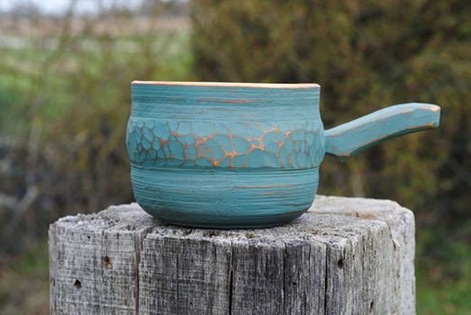 GBboisvert's tweet photo. Turned wooden cup with tooled finish on central band. #polelathe #greenwood #milkpaint #craft https://t.co/GpRgwubMZJ