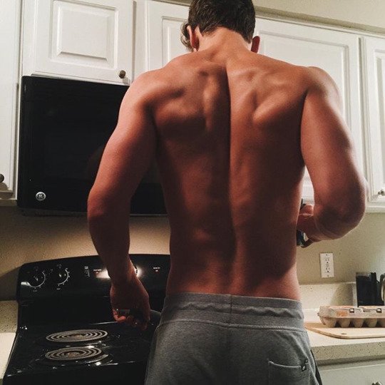 OsCretinos's tweet photo. Homens que cozinham...♥ https://t.co/t1qAnmEWJg