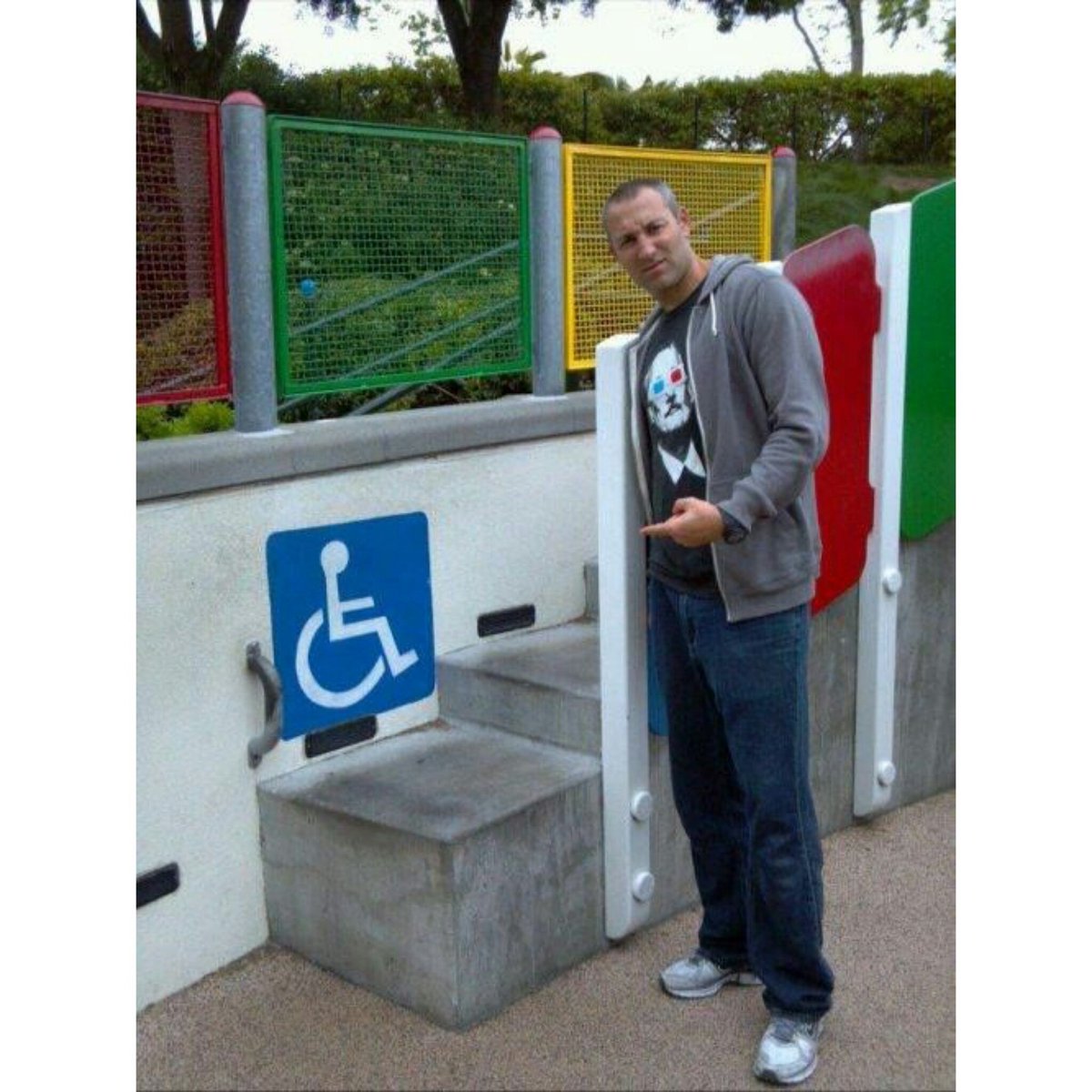 omacare_'s tweet photo. Some people don't understand accessibility ♿😑lol wtf
#disability #accessibility #advocacy #organization #wheelchair https://t.co/kxYj6R2qHG
