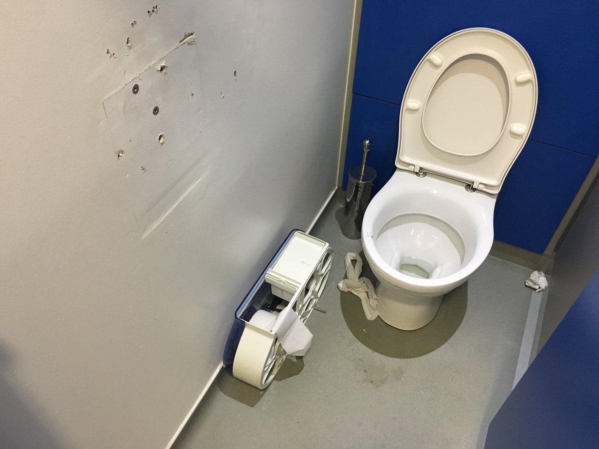 tom_every's tweet photo. @TheGymGroup How many weeks does it take to fix a toilet roll dispenser (Glasgow South -Govanhill) ??? https://t.co/rzKn2bELus