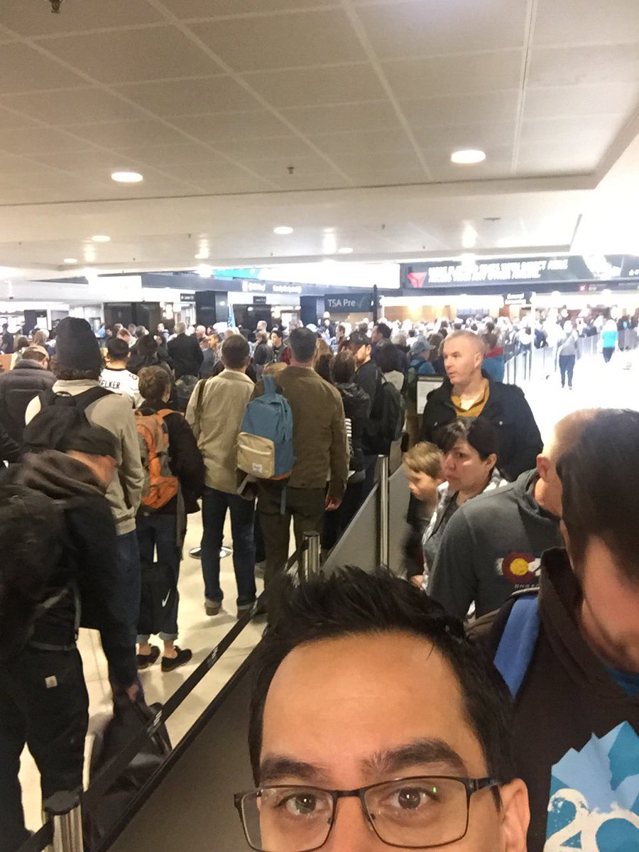 jmitchell2002's tweet image. When the lines at Seatac are worse than Disneyland #TSAFail #fixSEATAC