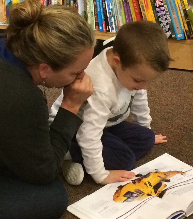 Copperfields's tweet image. ...you never know how things work on a rainy day! #rainydayreading #thewaythingswork #thingsthatgovroom