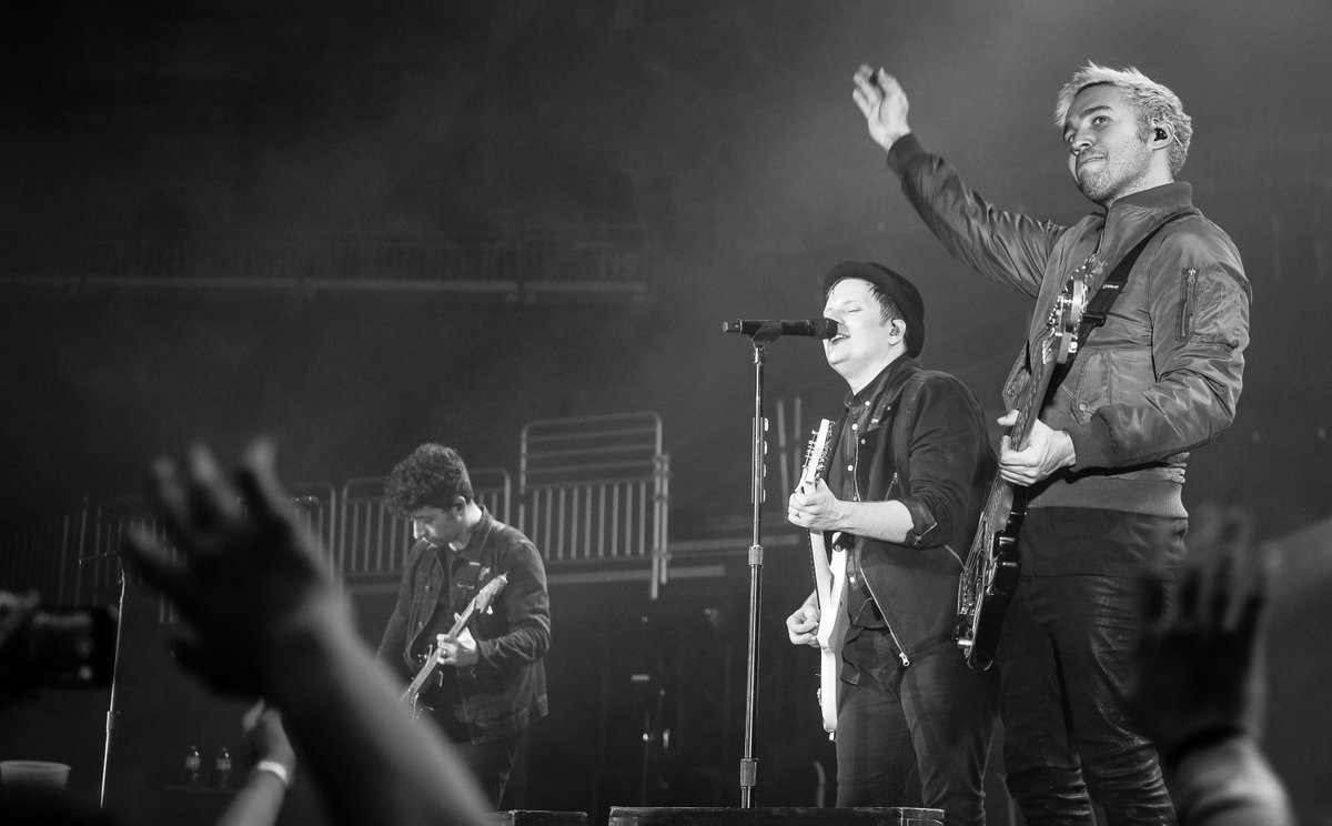 falloutboy's tweet photo. 3.10.16 Louisville, KY @ KFC Yum! Center

#WINTOURISCOMING

Photos by Justin Segura https://t.co/1ivMD6sKKM