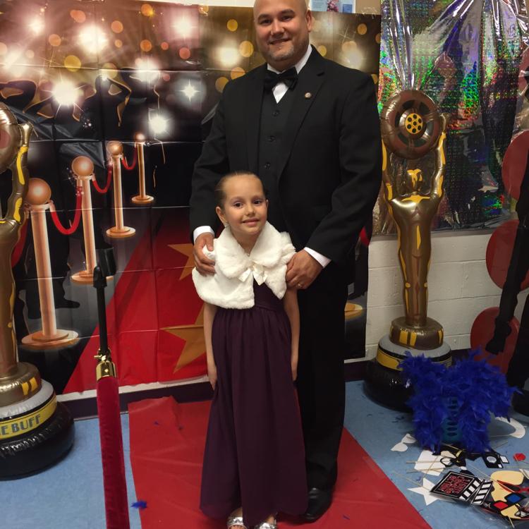 souleschool's tweet photo. Photos from the red carpet at Friday night's PTA Hollywood Student Parent Dance. A great time! https://t.co/4rdMqj8CE1